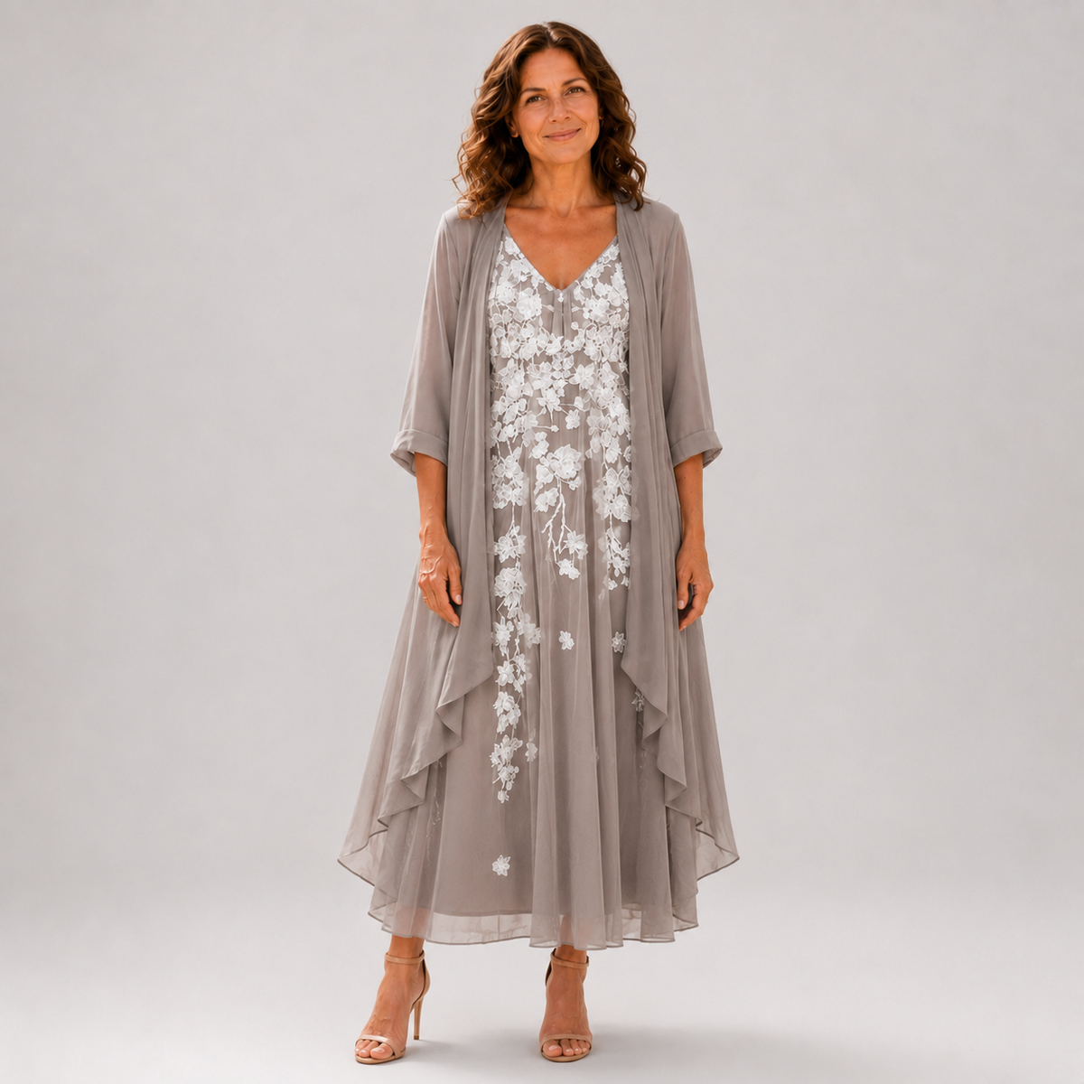 Elena | Abito Elegante con Ricamo Floreale e Mantella Leggera