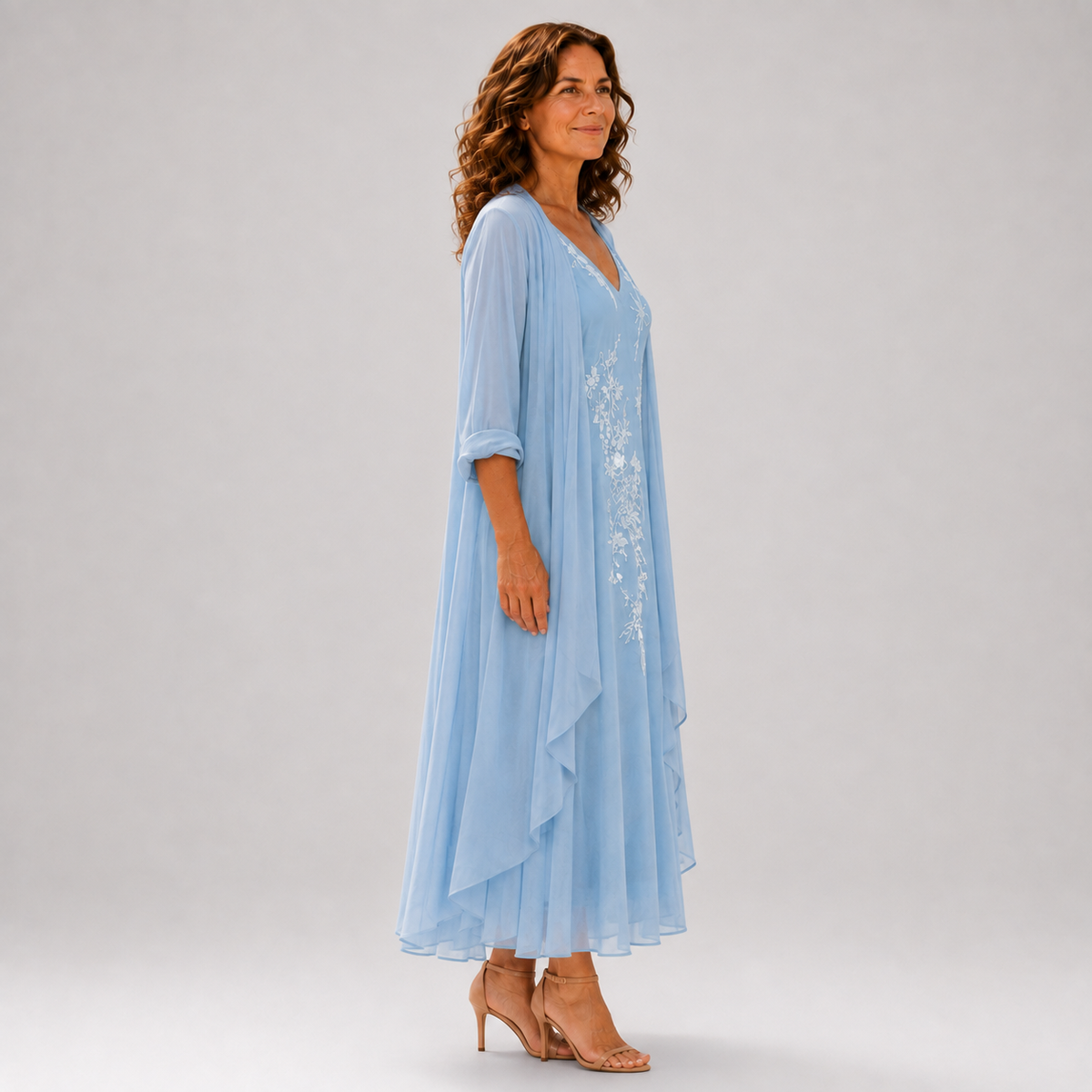 Elena | Abito Elegante con Ricamo Floreale e Mantella Leggera