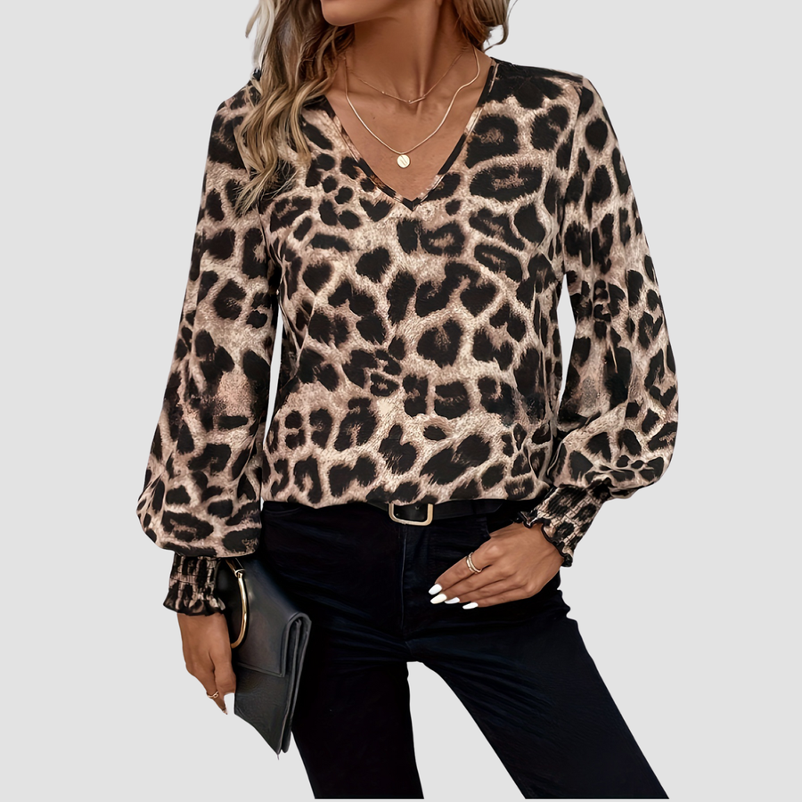 Lara | Camicia leopardata con scollo a V