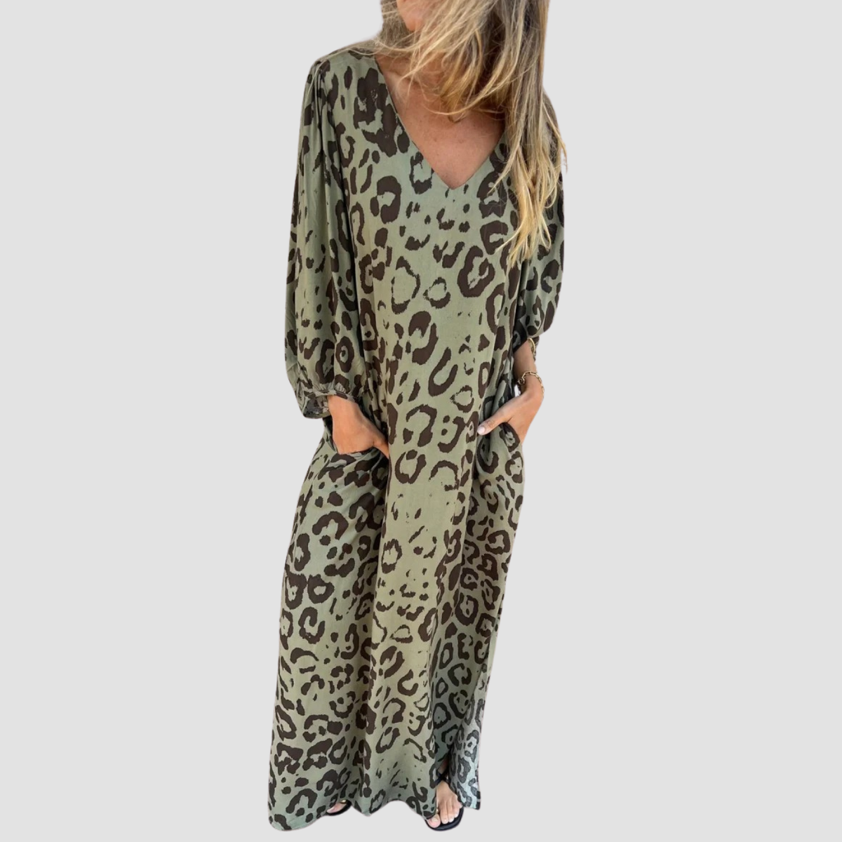 Novea | Abito leopardato con scollo a V